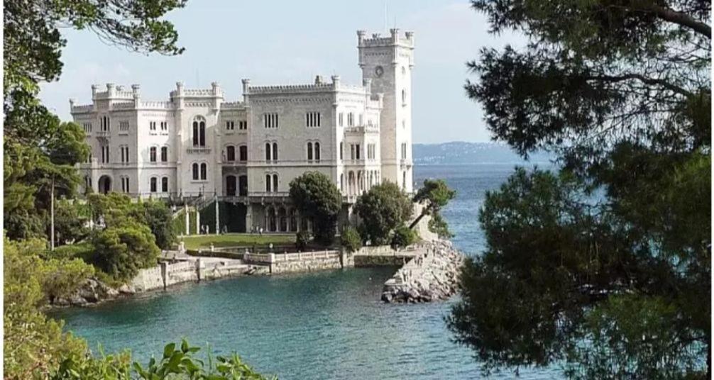 Casa Vacanze Nonno Asterio Монфальконе Екстер'єр фото